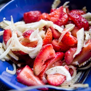 strawberry and shaved fennel salad with pepper and balsamic_